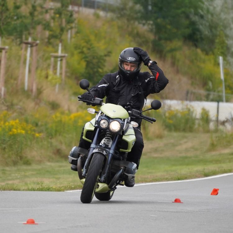 ADAC-Motorrad-Intensiv-Training - ADAC Fahrsicherheitszentrum Westfalen